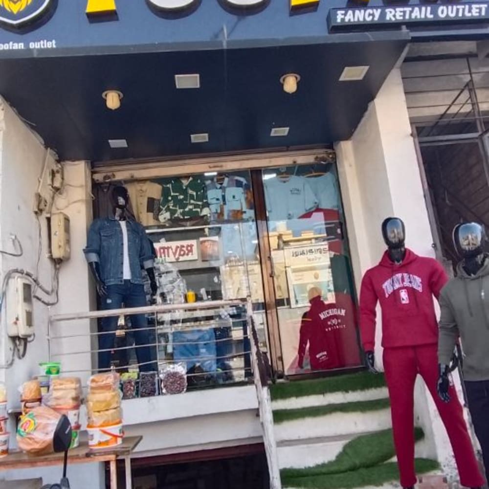 Toofan fancy retail outlet  logo