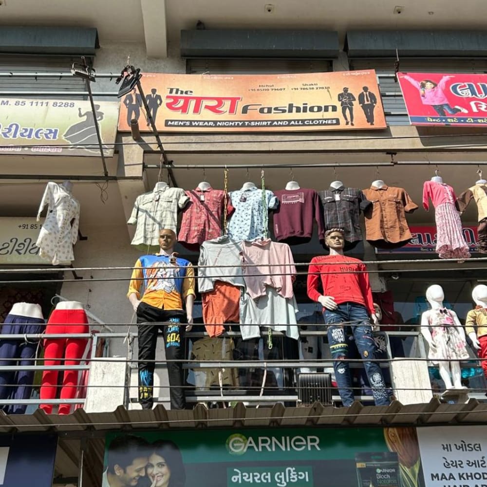 The Yara Fashion  logo