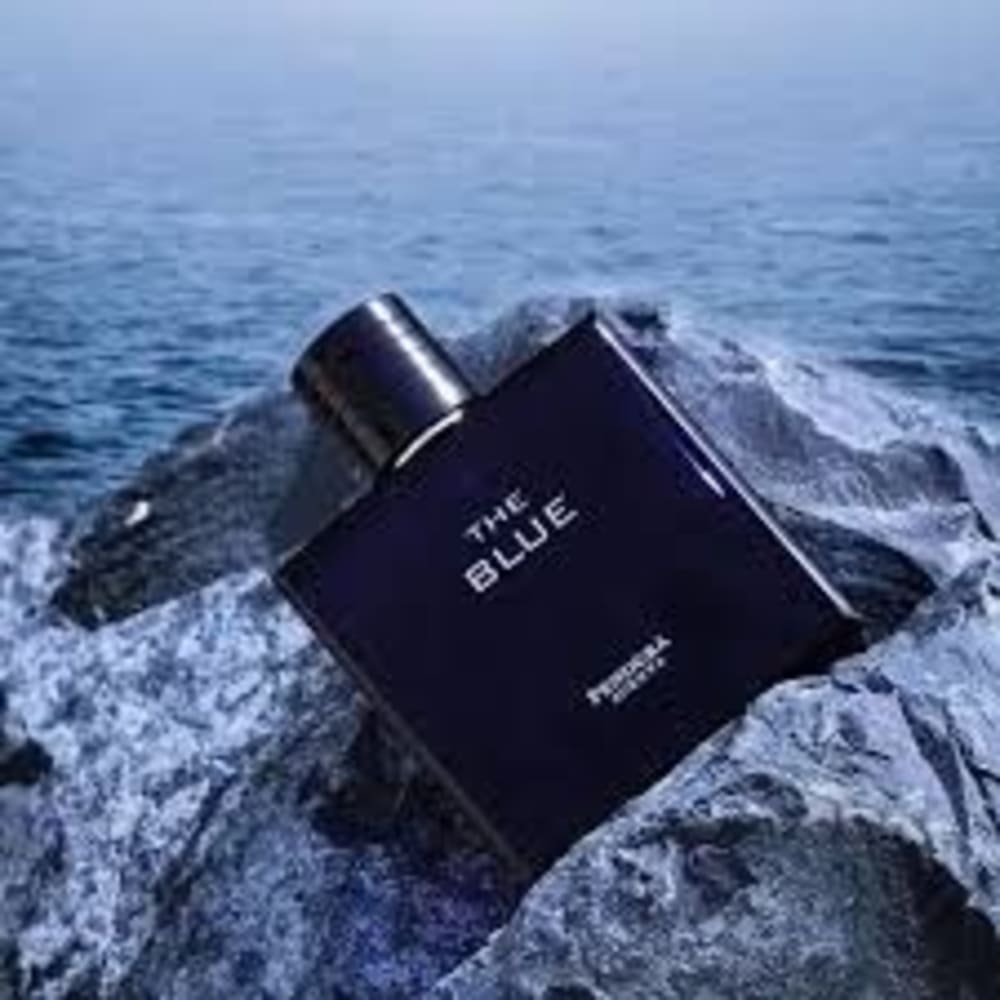The blue perfume 