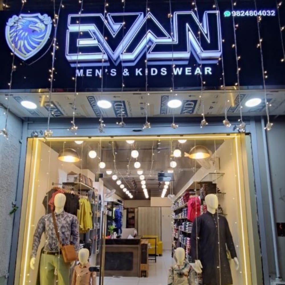 EVAN FASHION  logo