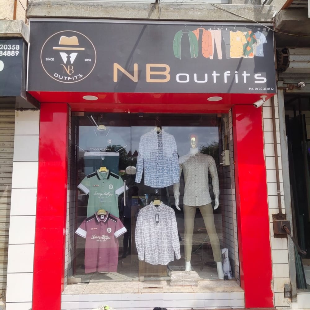 NB OUTFITS logo