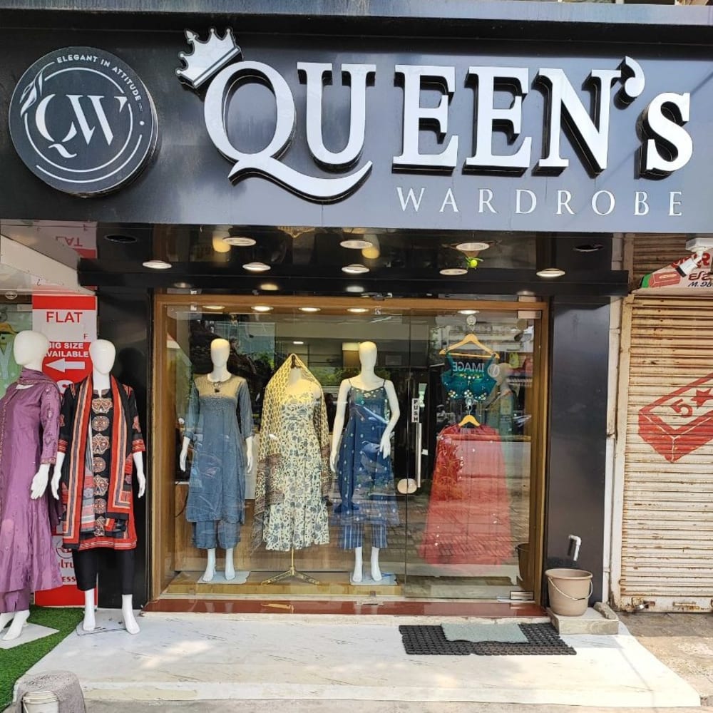 Queens wardrobe  logo
