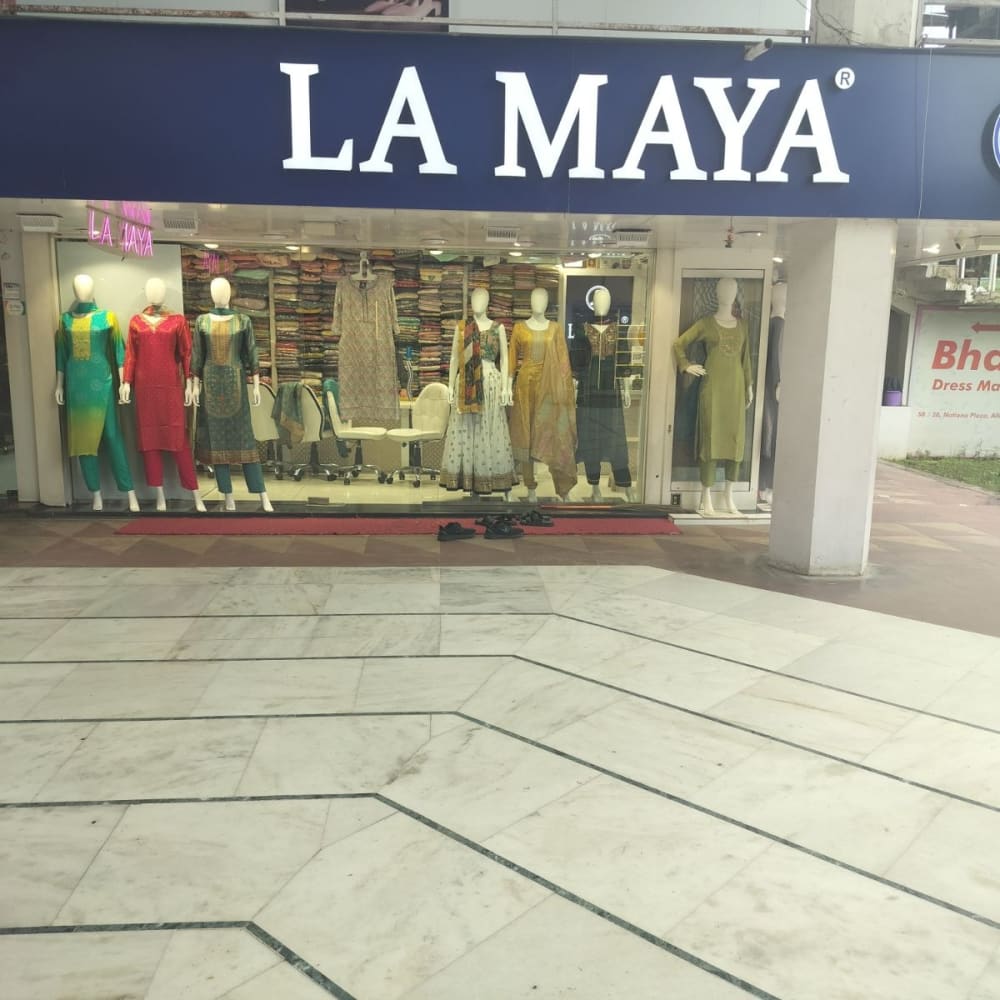 LAMAYA  logo