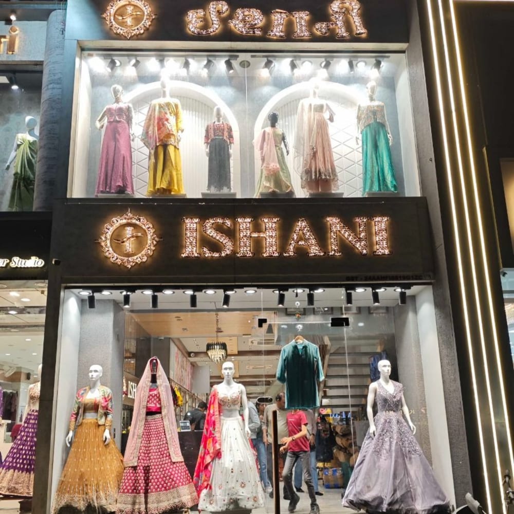 Ishani Dresses logo