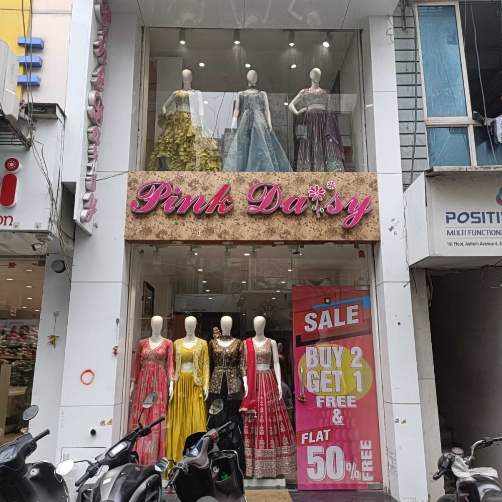 Pink Daisy  logo