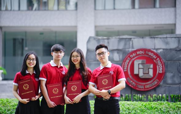Đánh Giá Toàn Diện Đại Học Ngoại Thương (FTU): Cơ Hội và Thách Thức