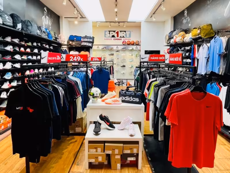 Chủ shop quần áo hạnh phúc khi nhận được nhiều đơn hàng nhờ tương tác tốt