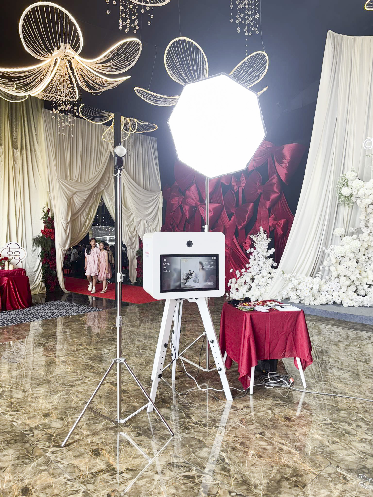 T&igrave;m hiểu định nghĩa photobooth di động l&agrave; g&igrave; trong ng&agrave;nh sự kiện