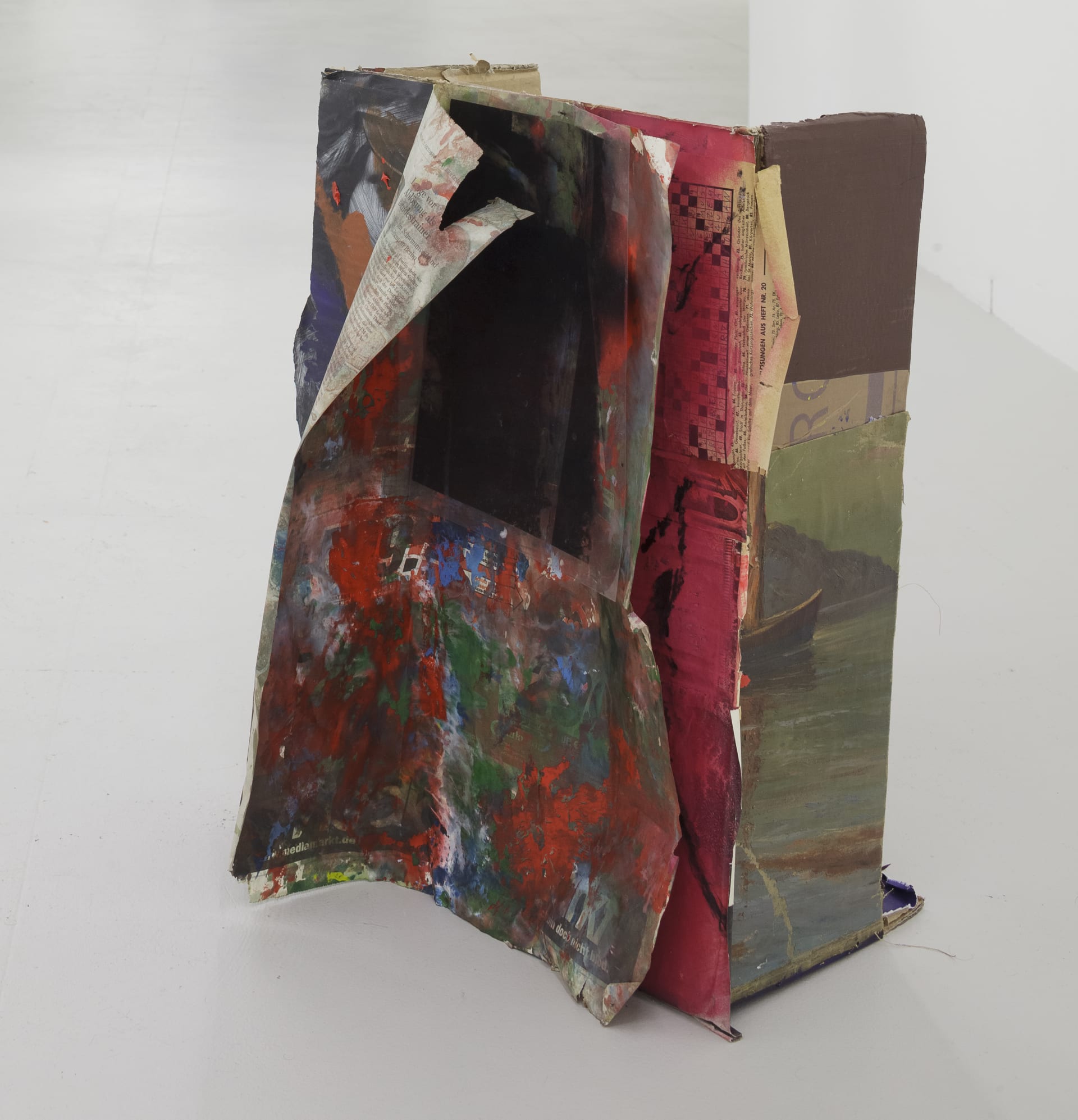 installation shots of Hugo Canoilas' exhibition at Workplace London