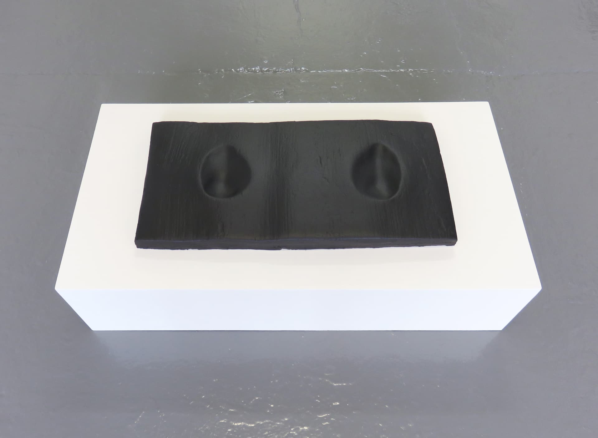 Agnes Calf, Kneeling, 2015