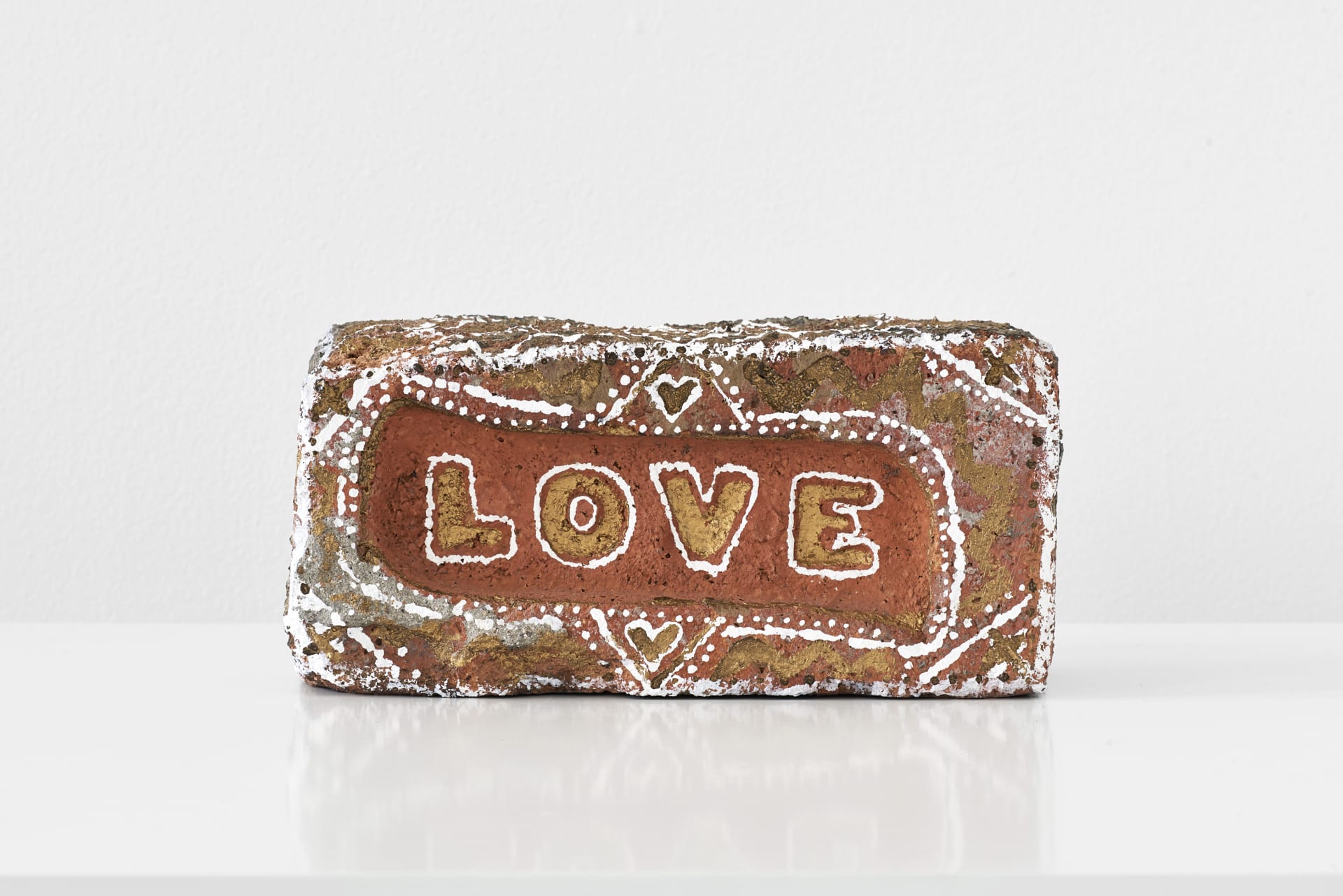 Emily Hesse, Enduring (The Ghosts in the Room), 2018