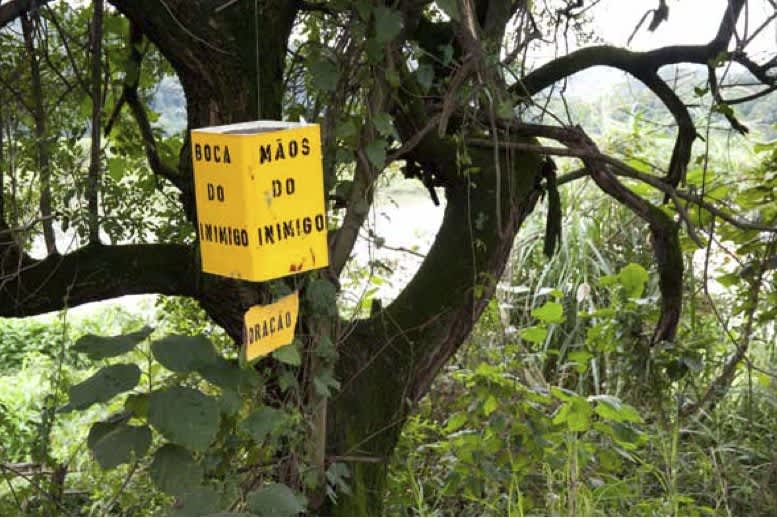 Hugo Canoilas, Margens (Enemy’s eyes | Enemy’s mouth | Enemy’s hands | Enemy’s Feet | Prayer), 2012