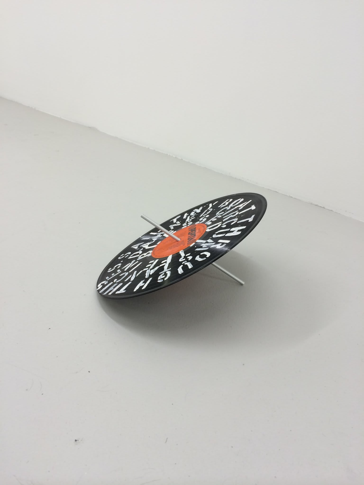 Hugo Canoilas, Vinyl: Sail a tiny boat through this world with no end, 2013