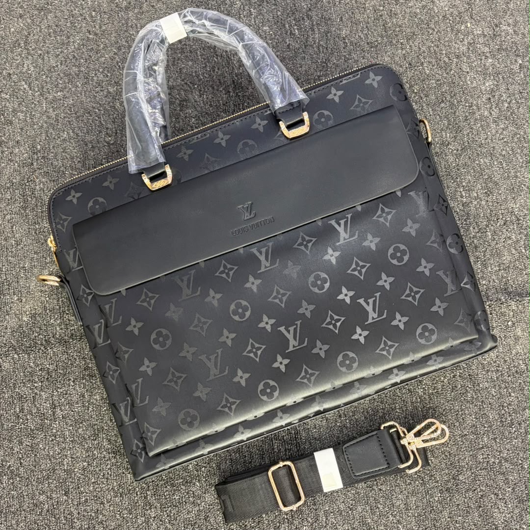 HIGH QUALITY BRIEFCASE/LAPTOP BAG 💼
