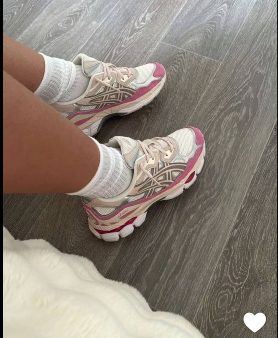 ASICS Sneakers