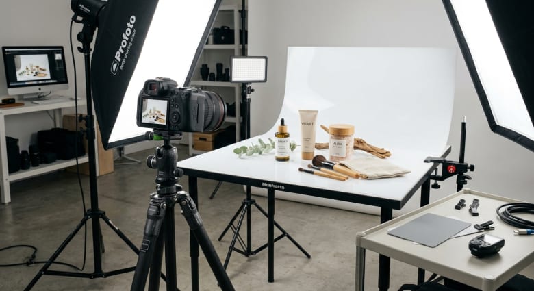 Предметная фотосъемка для каталога: свет, фон и обработка