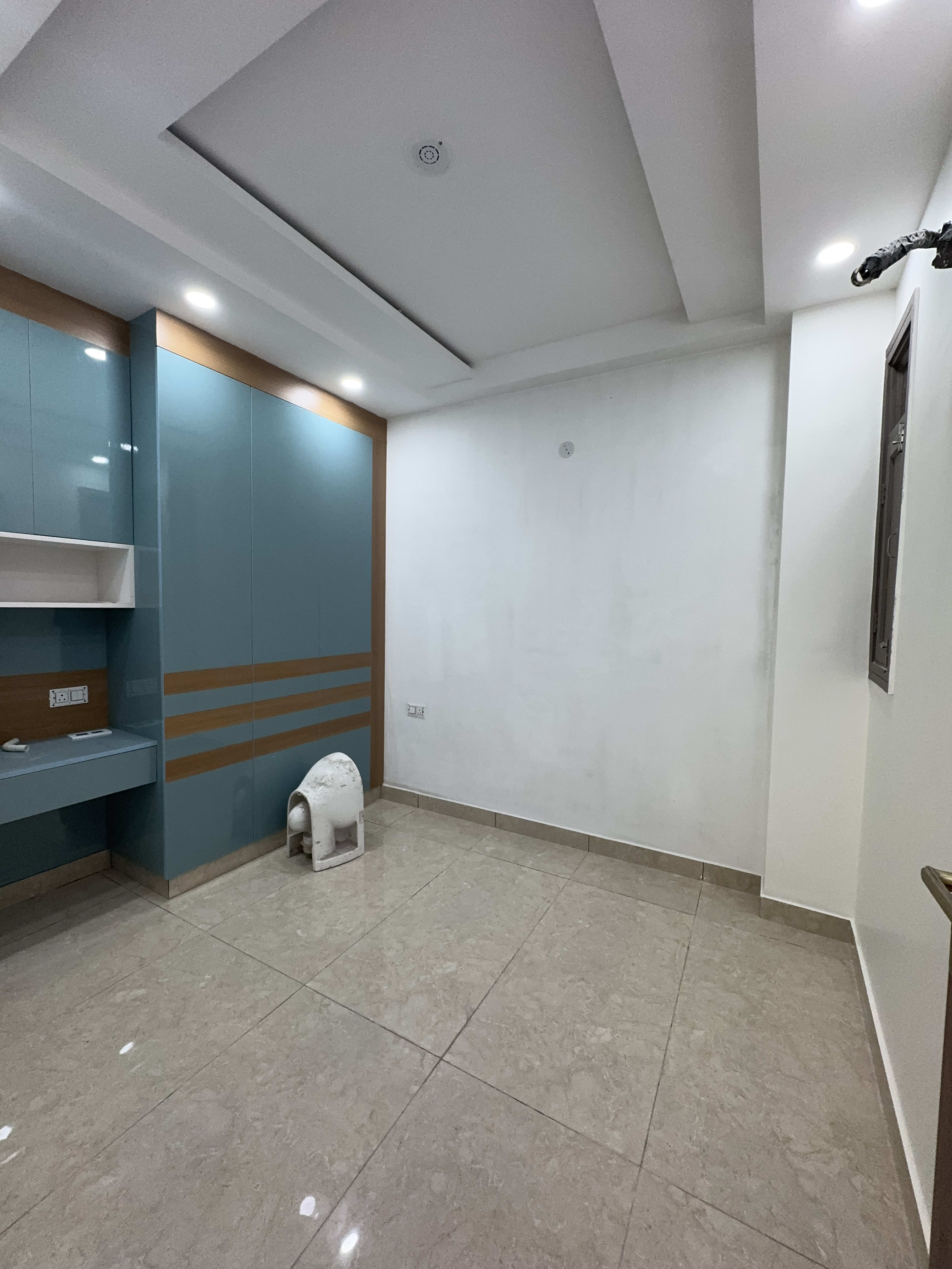 Luxurious 3 BHK Flat | 100 Gaj | Dwarka Mor, New Delhi