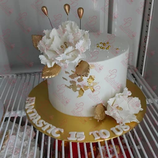 White Gold Anniversary Wedding Cake Faisalabad