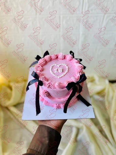 Black Ribbon Vintage Heart Couple Cake Faisalabad