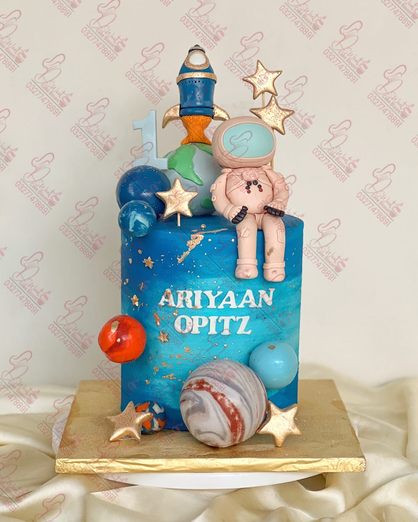Astronaut Galaxy Fondant Cake in Islamabad