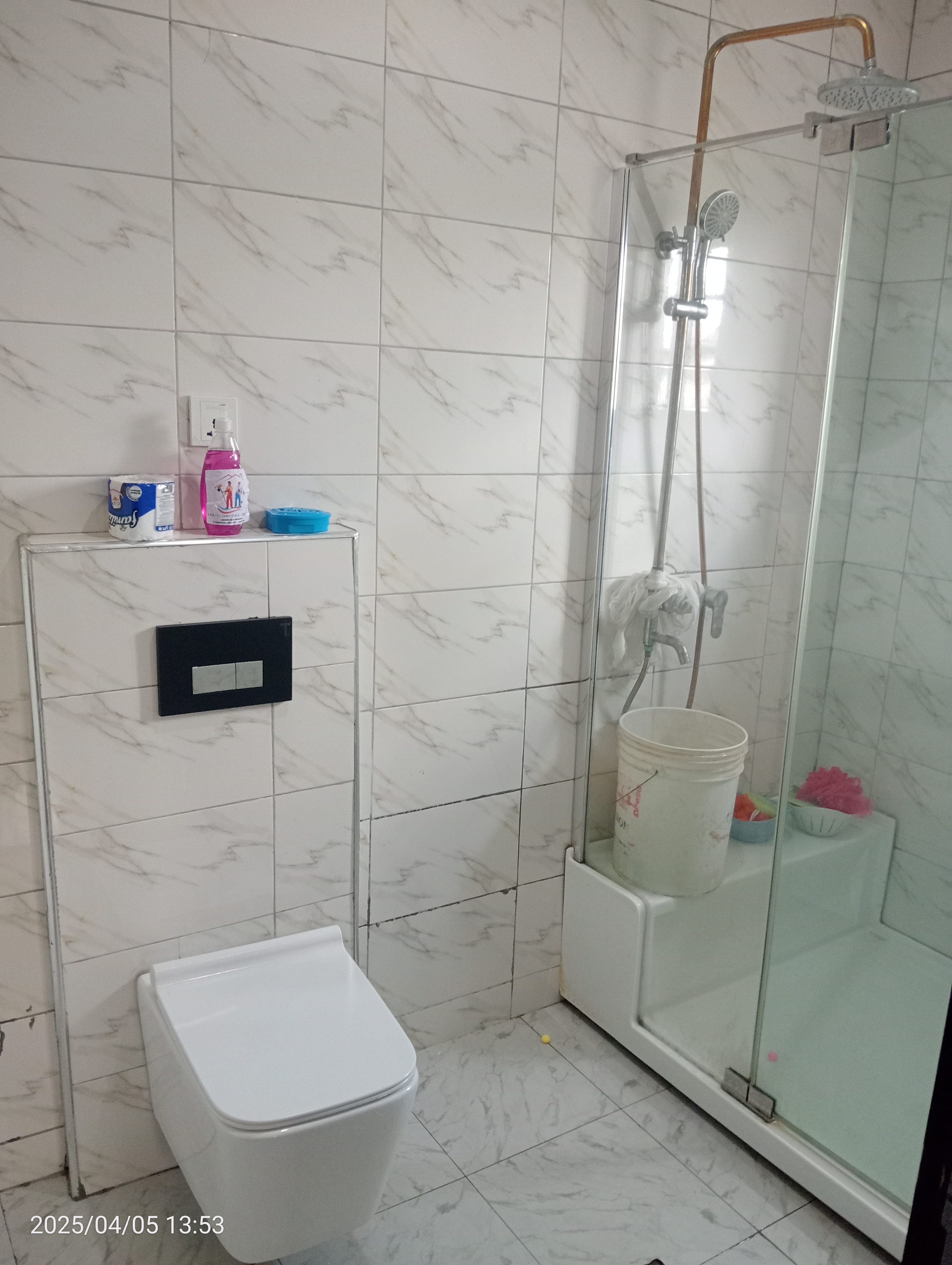 bathroom after cleaning