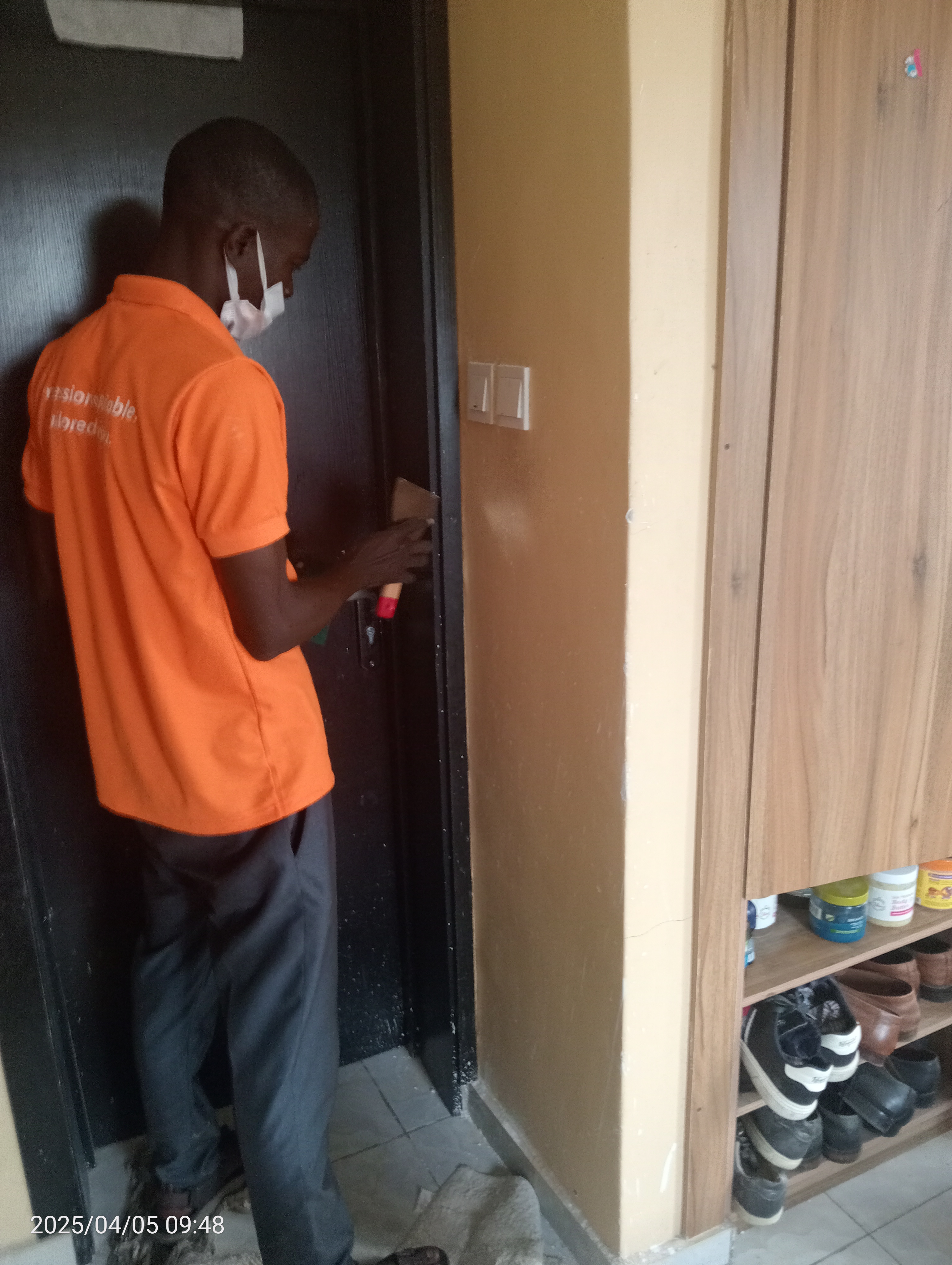 Deep cleaning service in progress