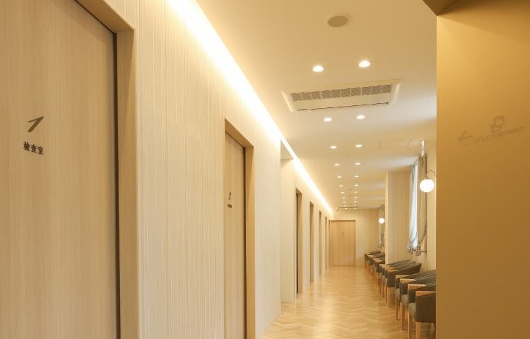 診察室前