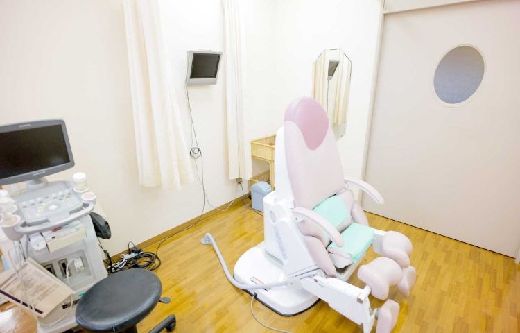 内診室