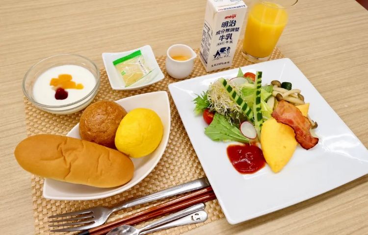 朝食