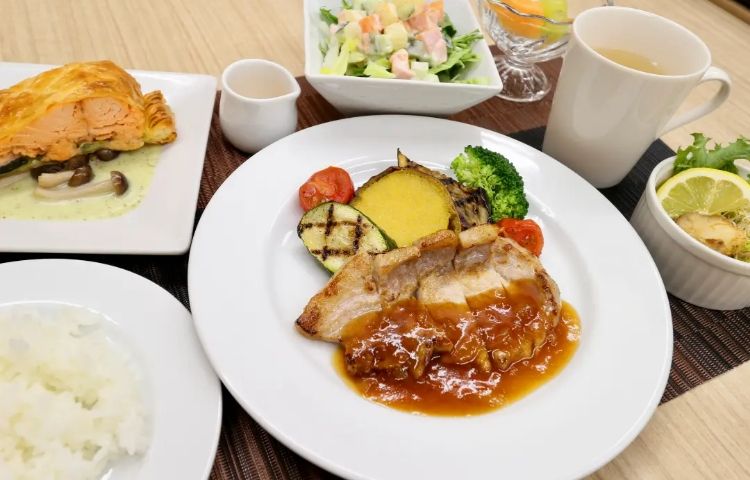 夕食