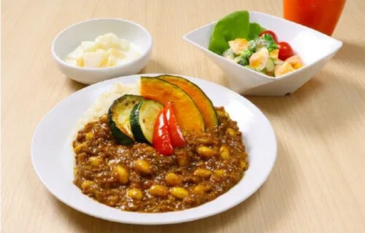 昼食｜大豆とチキンのキーマカレー