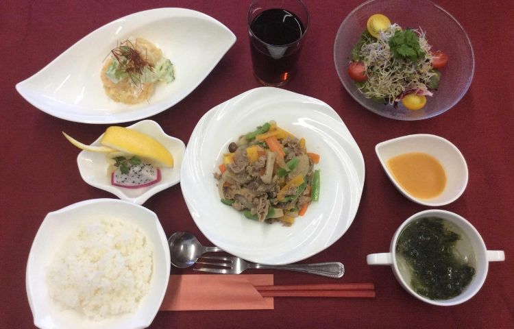 昼食