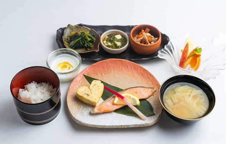 朝食