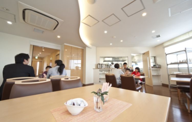 ラウンジ