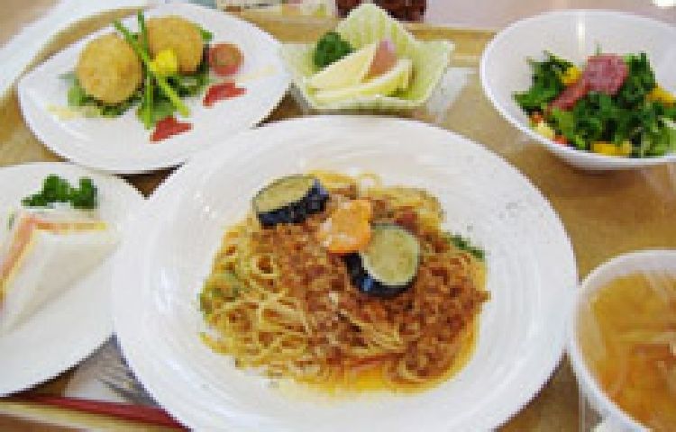 昼食例