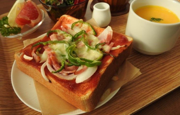 朝食