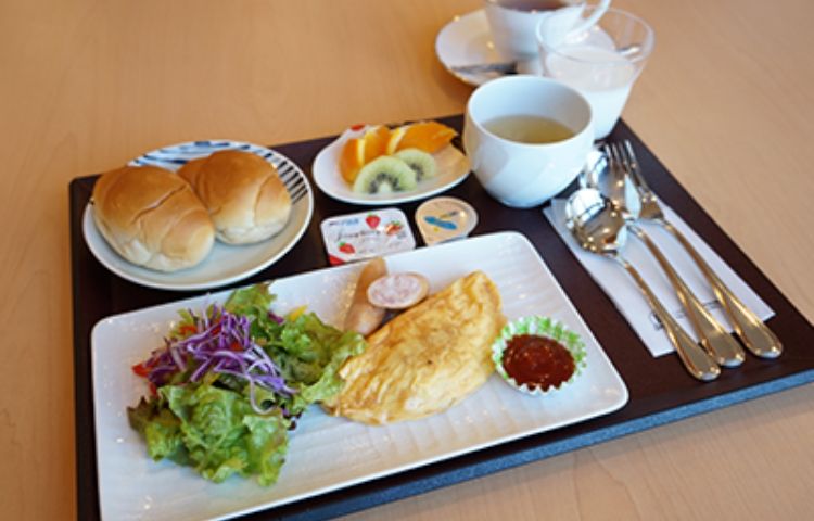 朝食