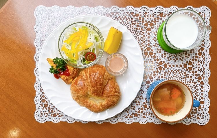 朝食