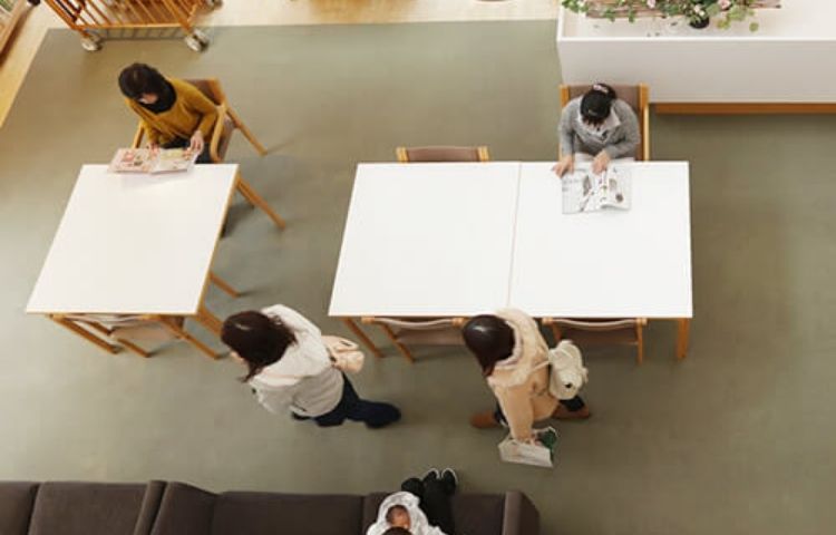 ラウンジ