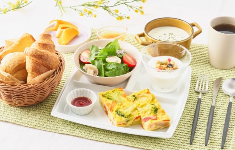 朝食