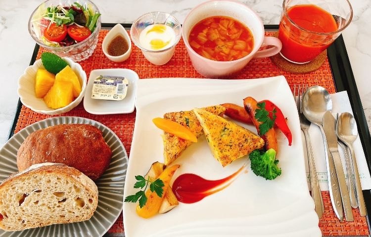 朝食