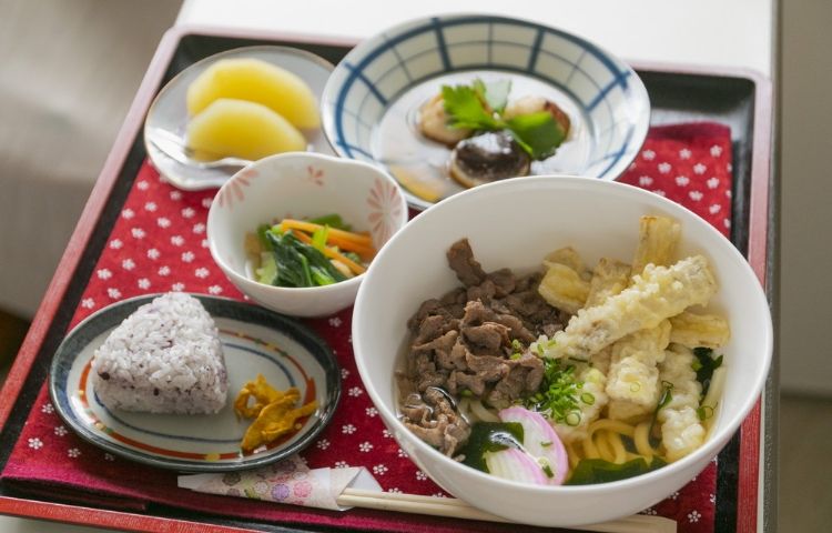昼食膳