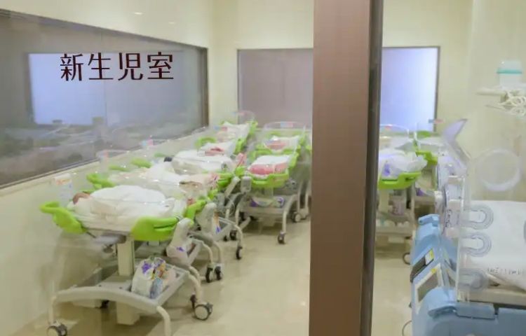 新生児室