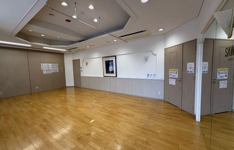 チューリップホール