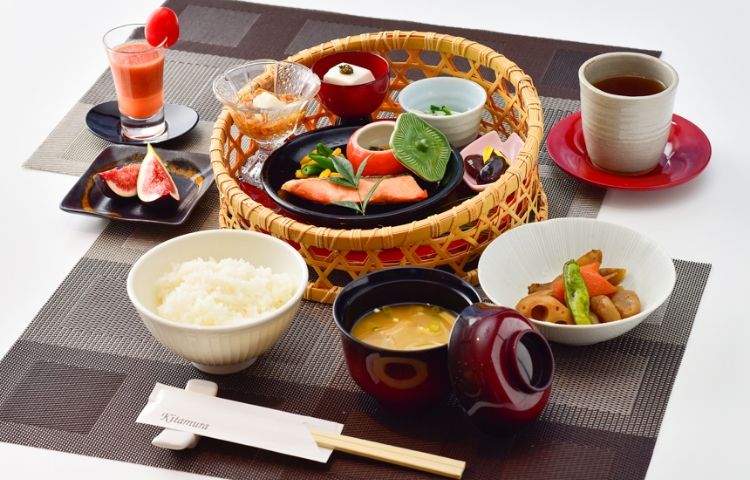 朝食