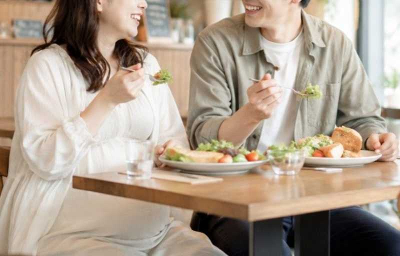 妊娠中の夫婦での外食