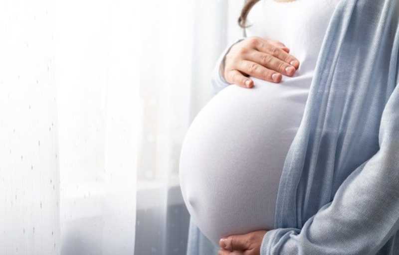 臨月の妊婦
