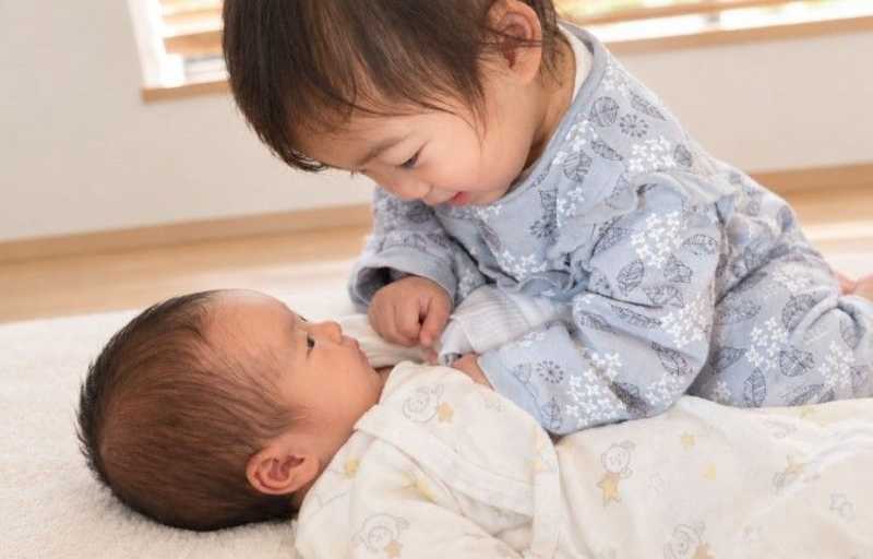 新生児と上の子