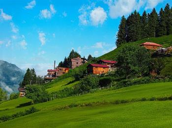 UÇAK İLE GİDİŞ OTOBÜS İLE DÖNÜŞLÜ KARADENİZ TURU