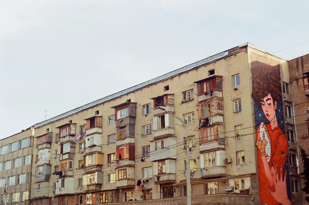 A building on the Vazha Pshavela Avenue